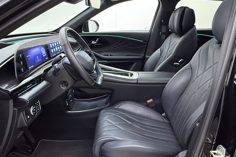 Vehicle Image 35