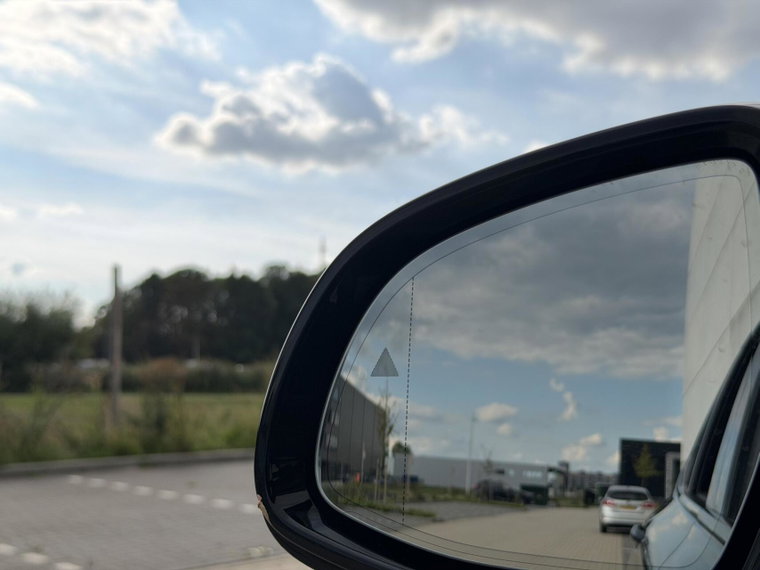 Vehicle Image 27