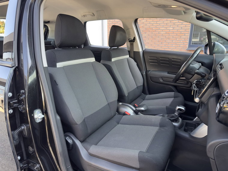 Vehicle Image 17