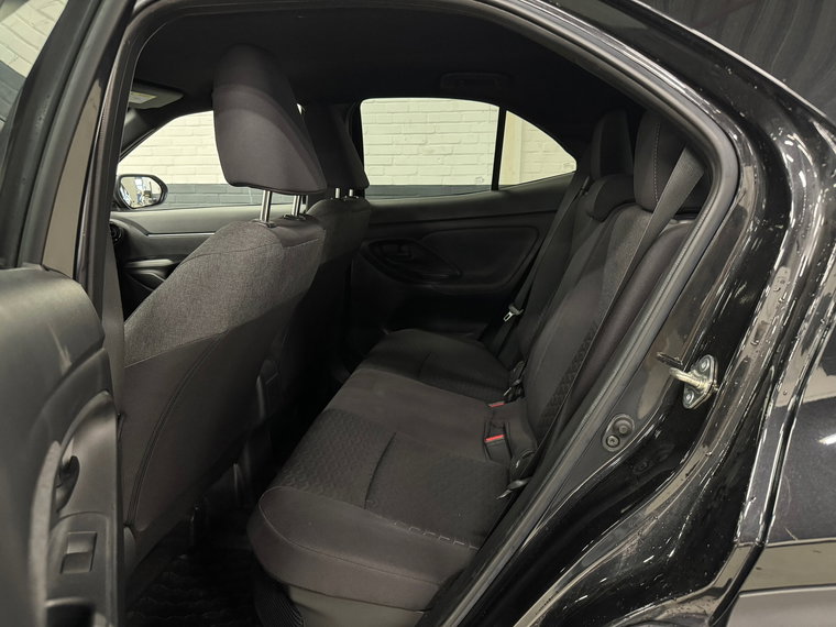 Vehicle Image 10