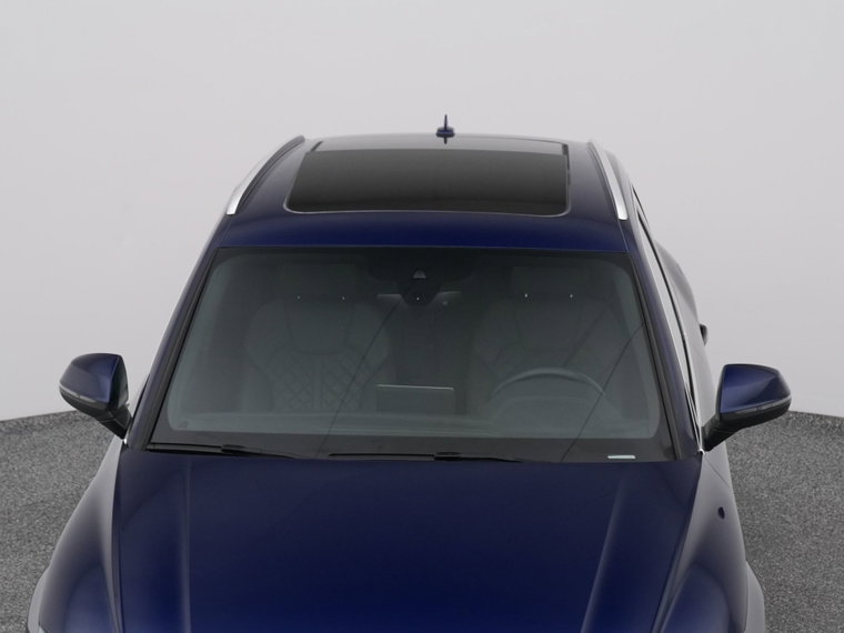 Vehicle Image 32
