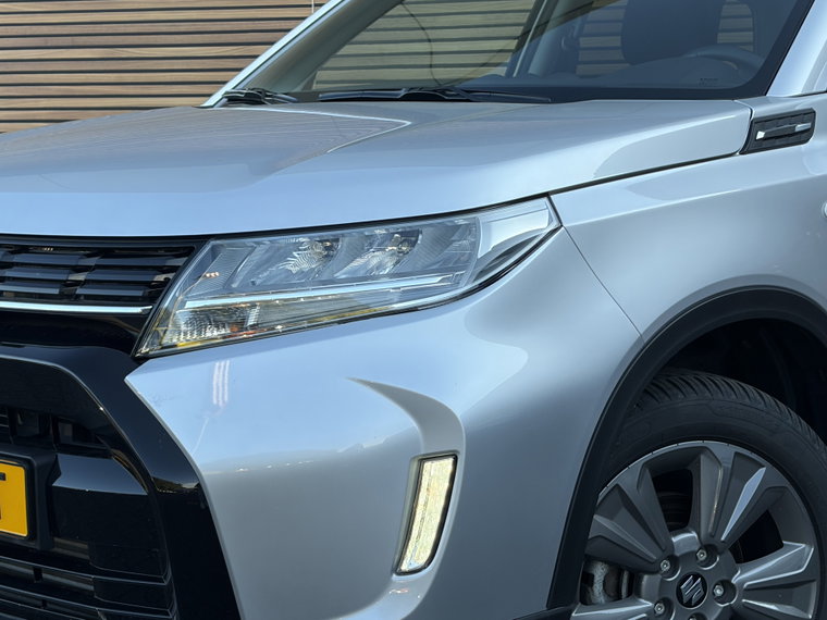 Vehicle Image 10
