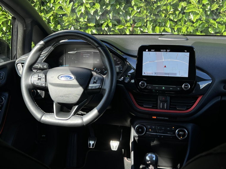 Vehicle Image 13