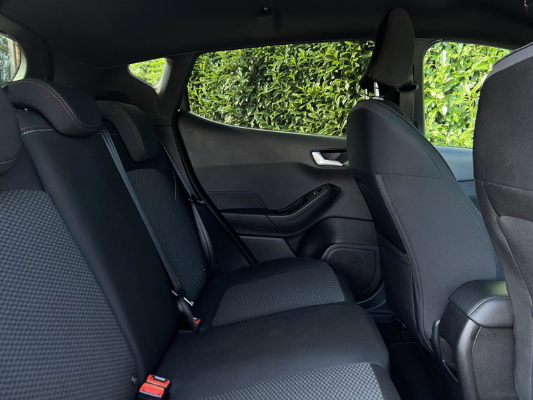 Vehicle Image 37