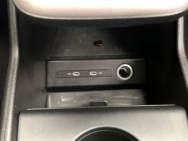 Vehicle Image 32
