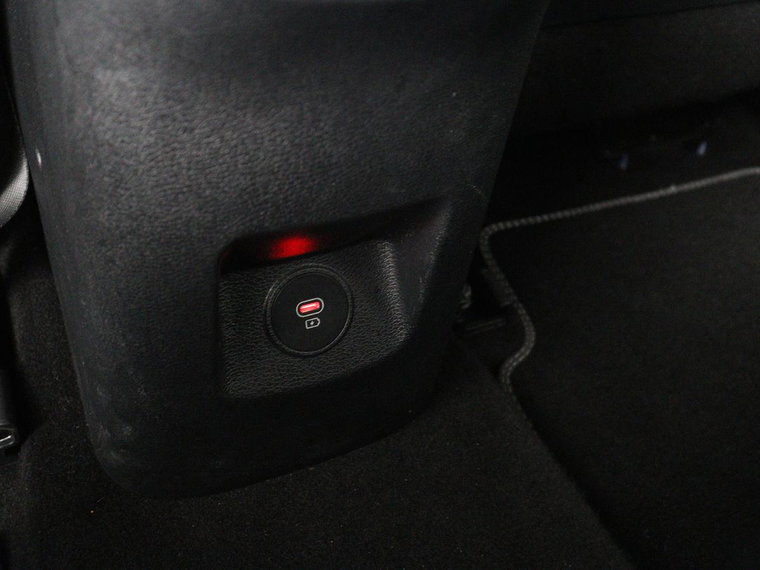 Vehicle Image 38