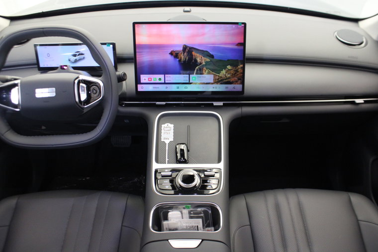 Vehicle Image 8