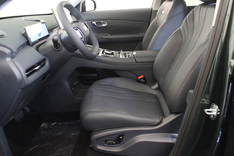 Vehicle Image 10