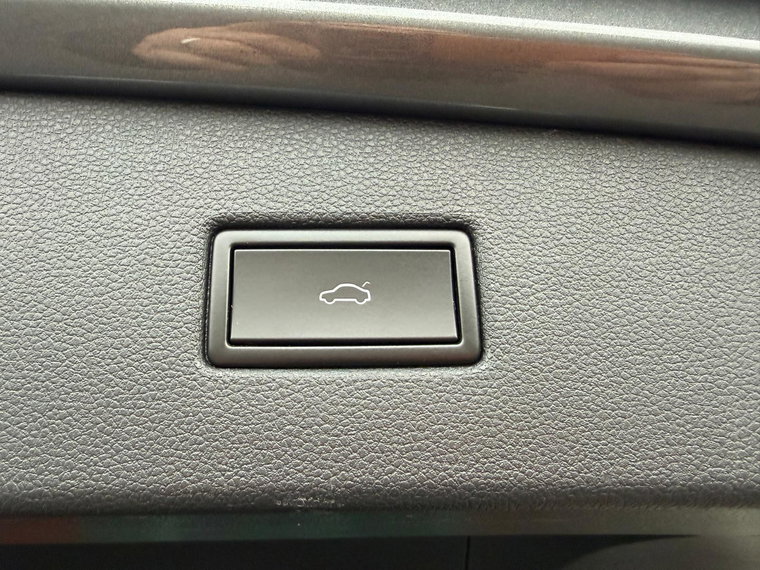 Vehicle Image 28