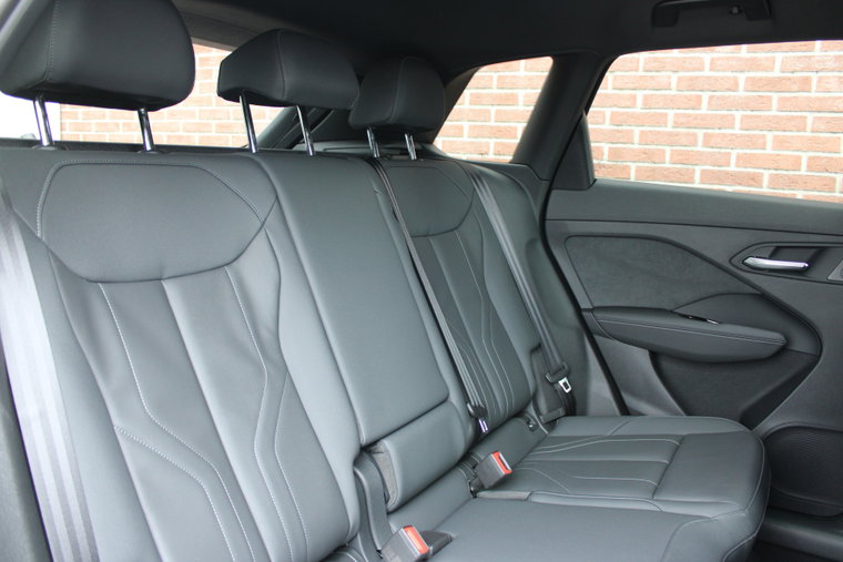 Vehicle Image 13