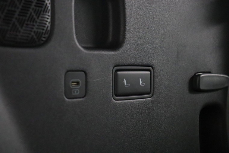 Vehicle Image 48