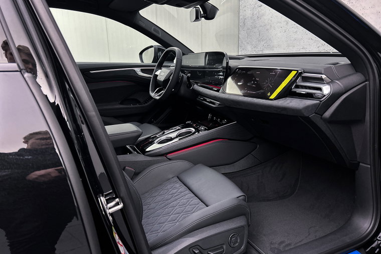 Vehicle Image 33
