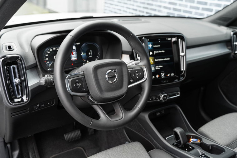 Vehicle Image 19