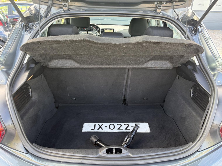 Vehicle Image 33