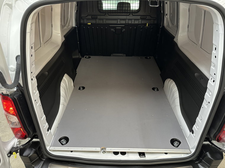 Vehicle Image 31