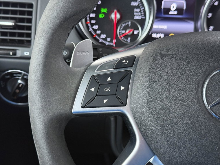 Vehicle Image 32