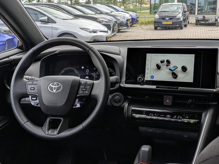 Vehicle Image 24