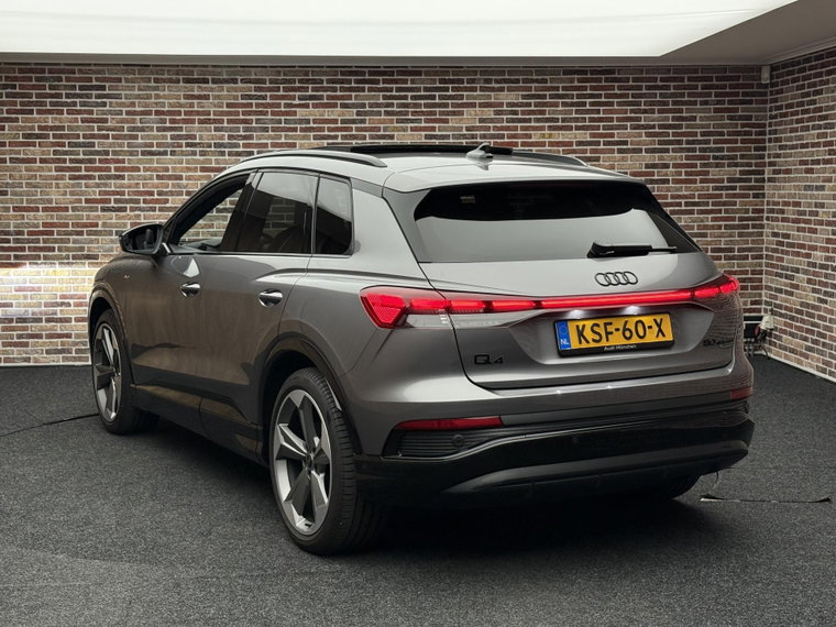 Vehicle Image 35