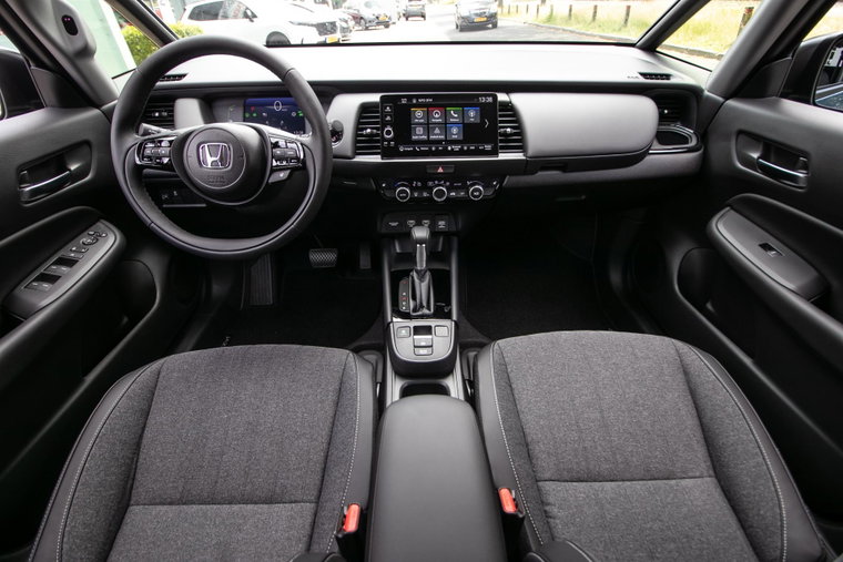Vehicle Image 14