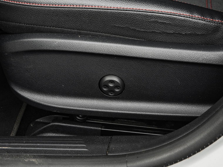 Vehicle Image 39