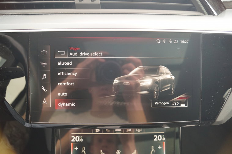 Vehicle Image 30