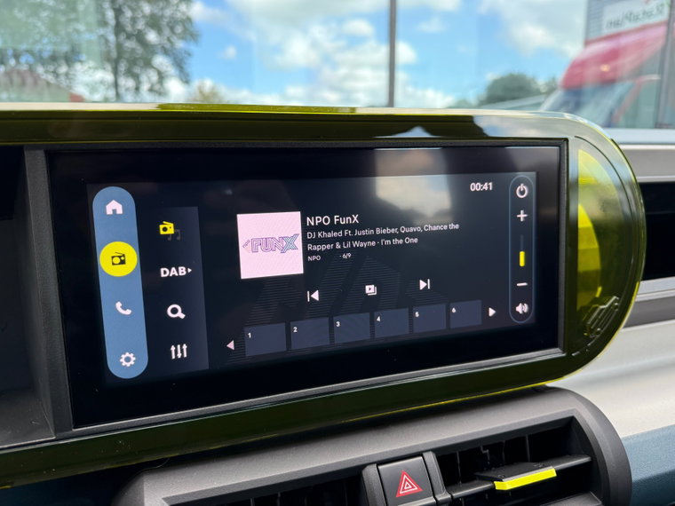 Vehicle Image 22