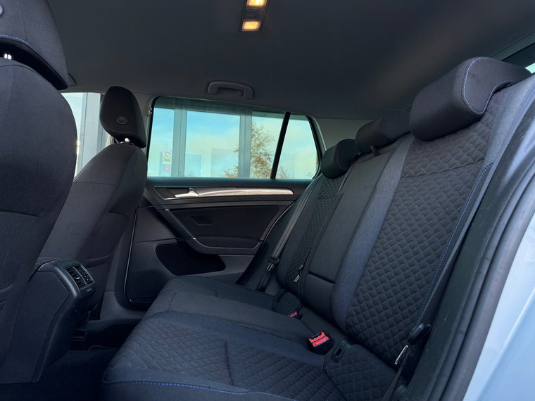 Vehicle Image 37