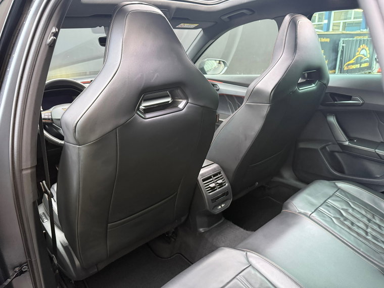 Vehicle Image 38