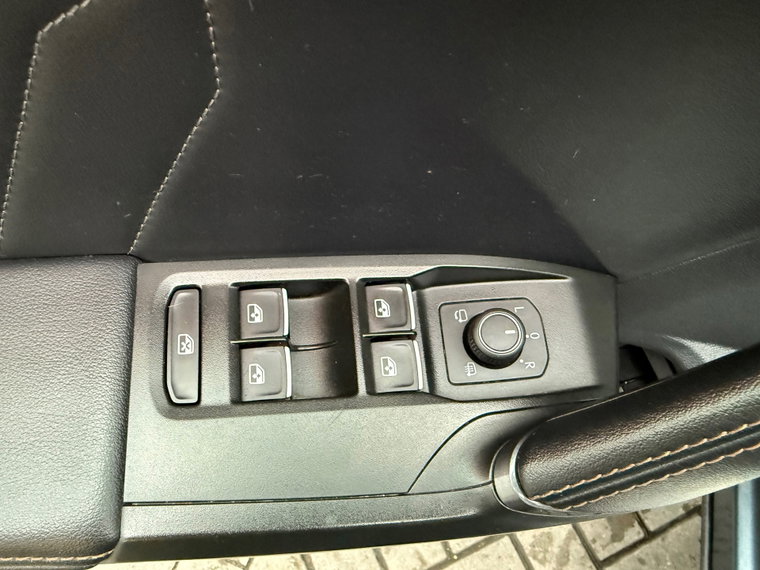 Vehicle Image 42
