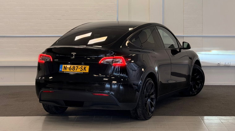 Vehicle Image 25