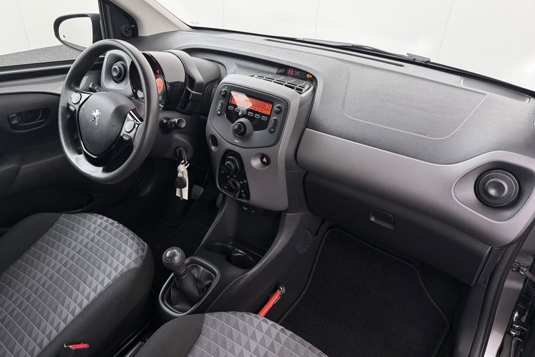 Vehicle Image 15