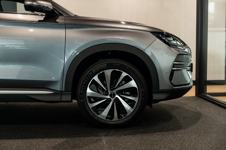 Vehicle Image 38