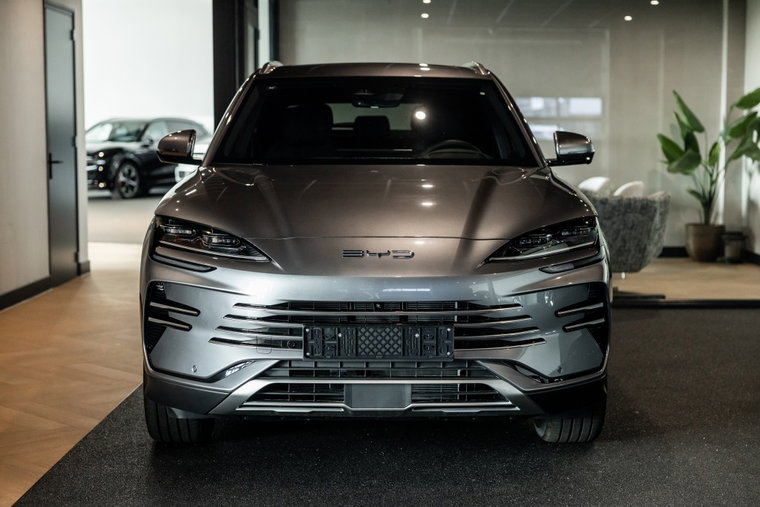 Vehicle Image 8
