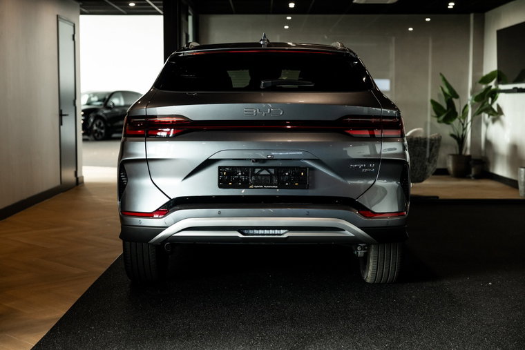 Vehicle Image 10