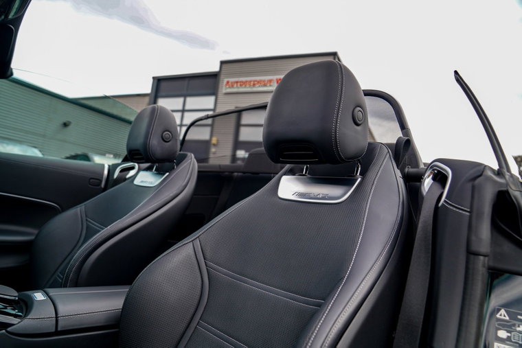 Vehicle Image 32