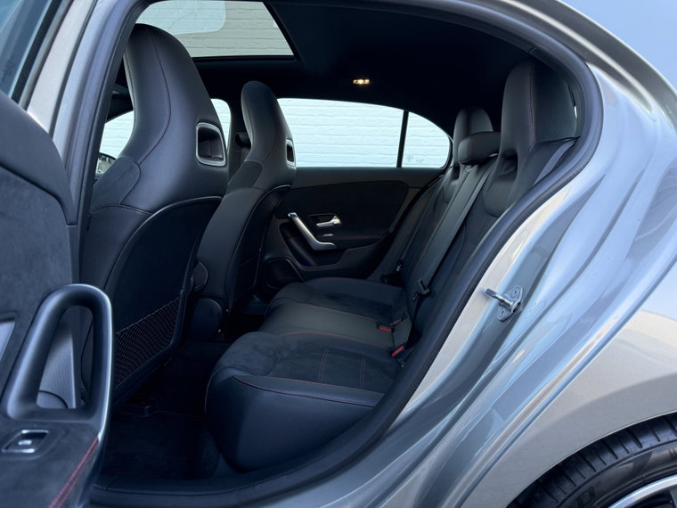 Vehicle Image 30