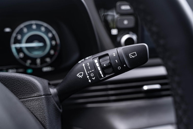 Vehicle Image 25
