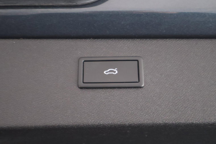 Vehicle Image 42
