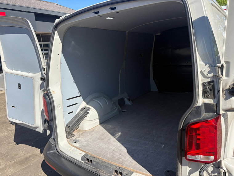 Vehicle Image 25