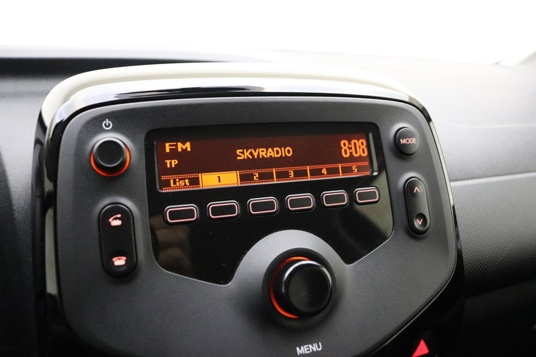 Vehicle Image 18