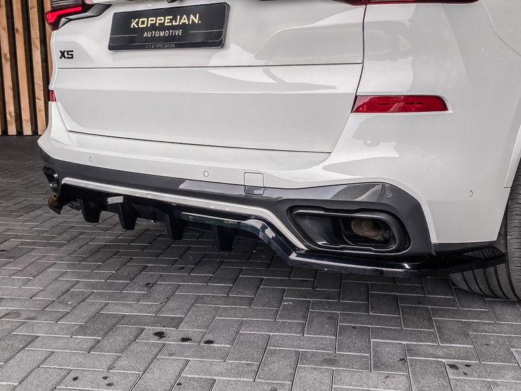 Vehicle Image 52