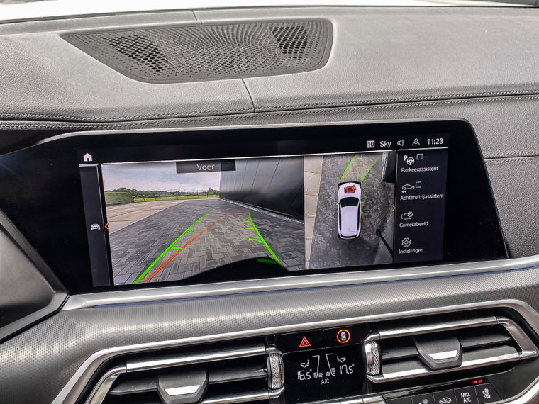 Vehicle Image 11