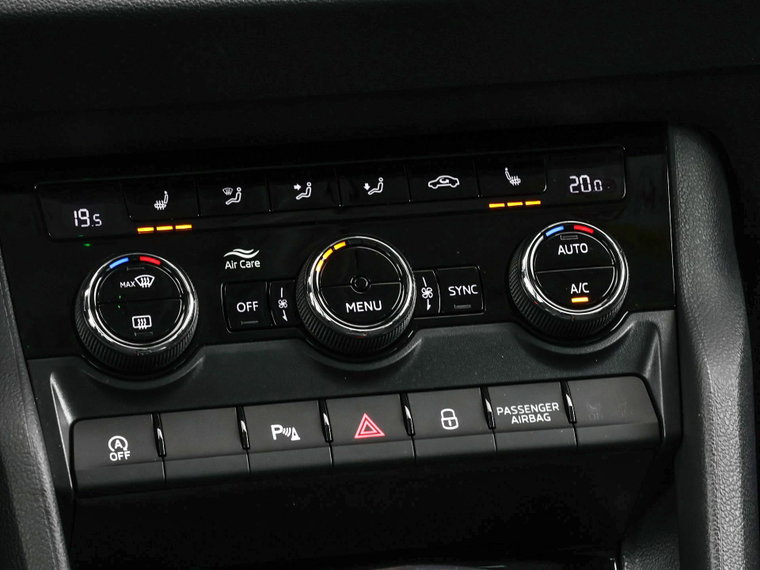 Vehicle Image 32