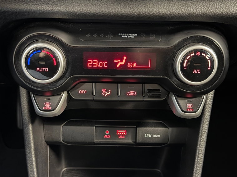 Vehicle Image 25