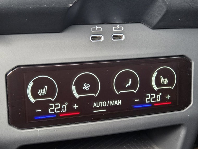 Vehicle Image 25