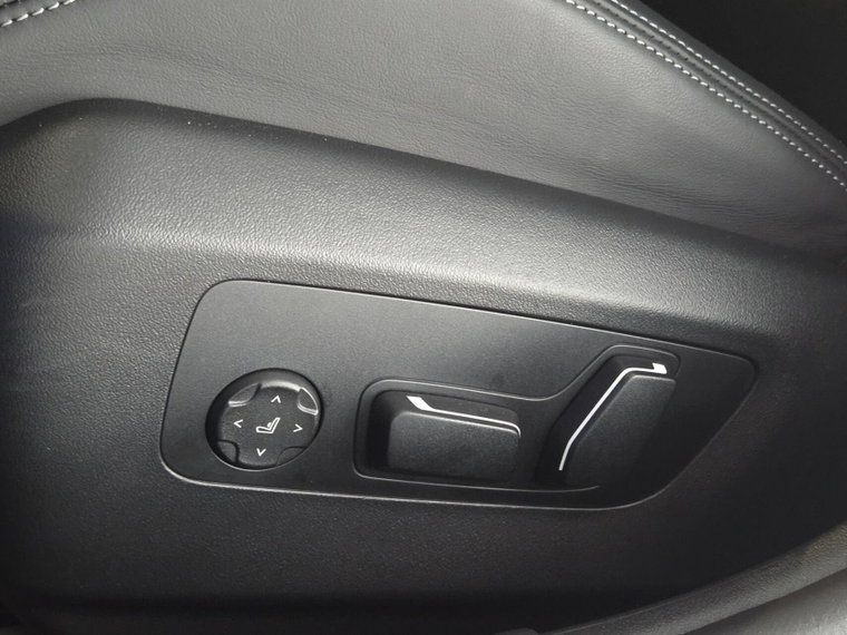 Vehicle Image 33