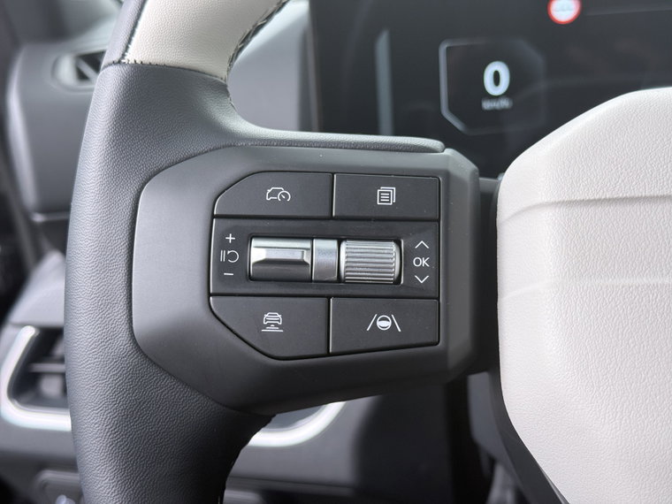 Vehicle Image 26