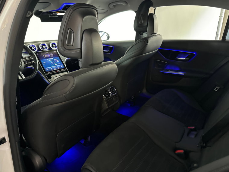 Vehicle Image 36