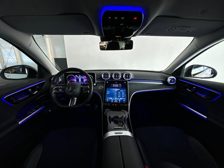 Vehicle Image 37