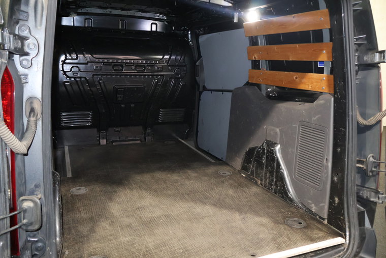 Vehicle Image 13